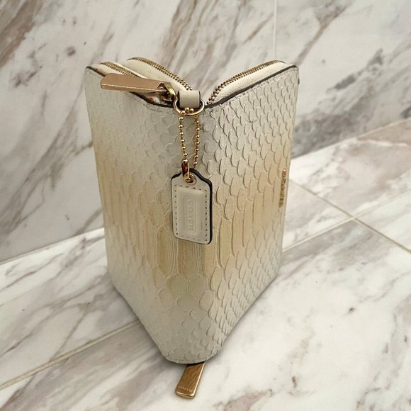COACH White Leather Wristlet - Picture 3 of 15